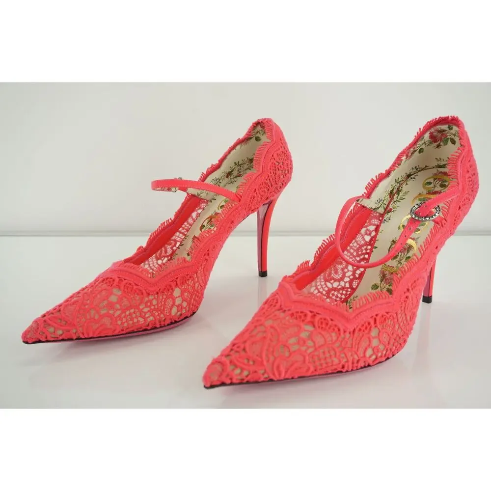 Gucci Virgina 95 Pink Lace Pointed Toe Pumps MJ Strap Size 39.5 NIB $1100 Neon